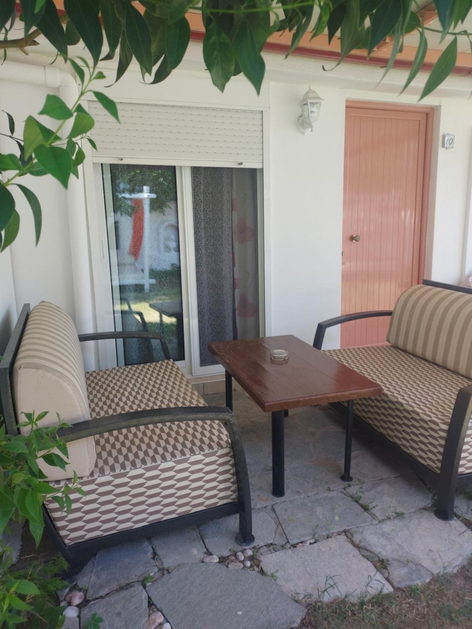Fernando Hotel Ofrinion Luaran gambar