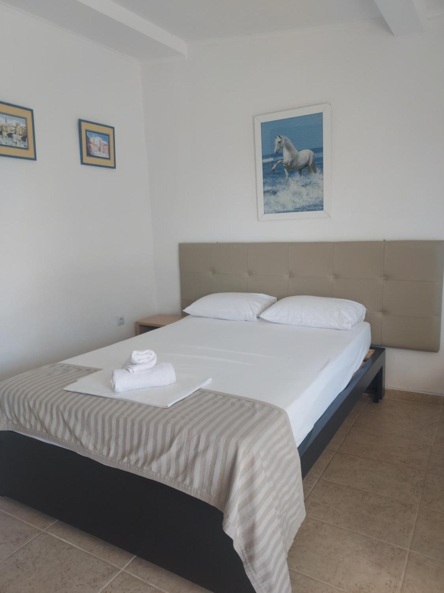 Fernando Hotel Ofrinion Luaran gambar