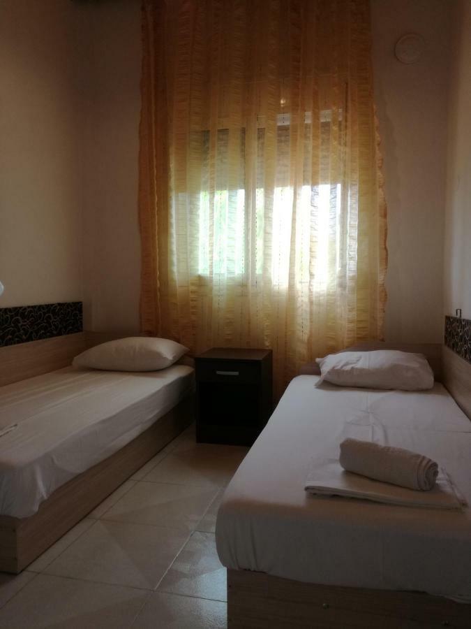 Fernando Hotel Ofrinion Luaran gambar